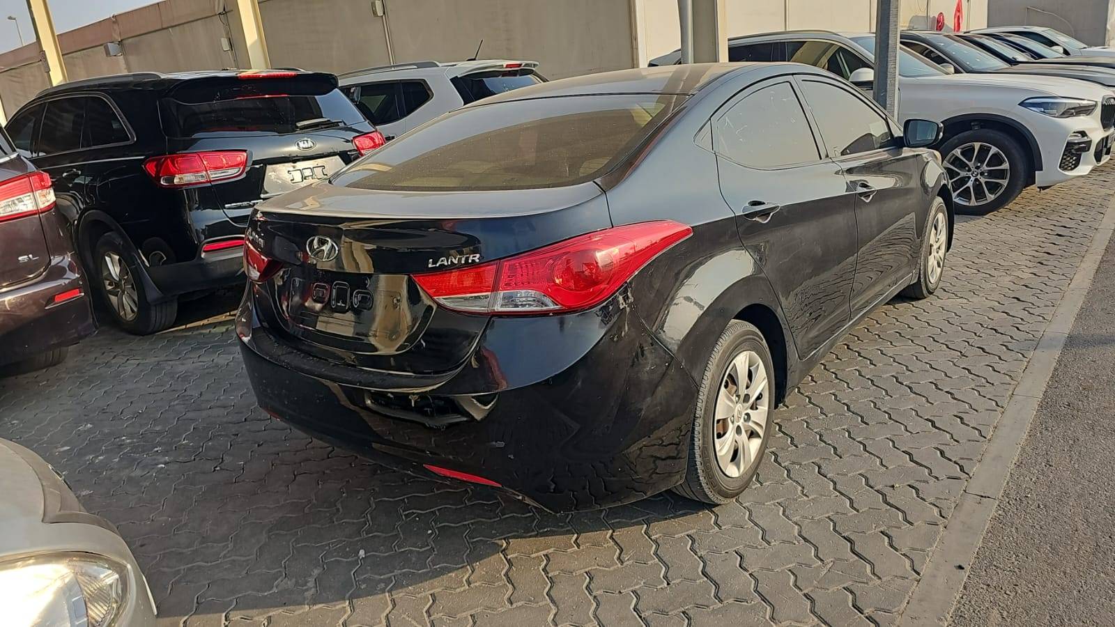 2012 HYUNDAI ELANTRA — 469378 KM — Lot 1C3CU452918 — Souq - Marhaba Auctions Used Cars - Image 4