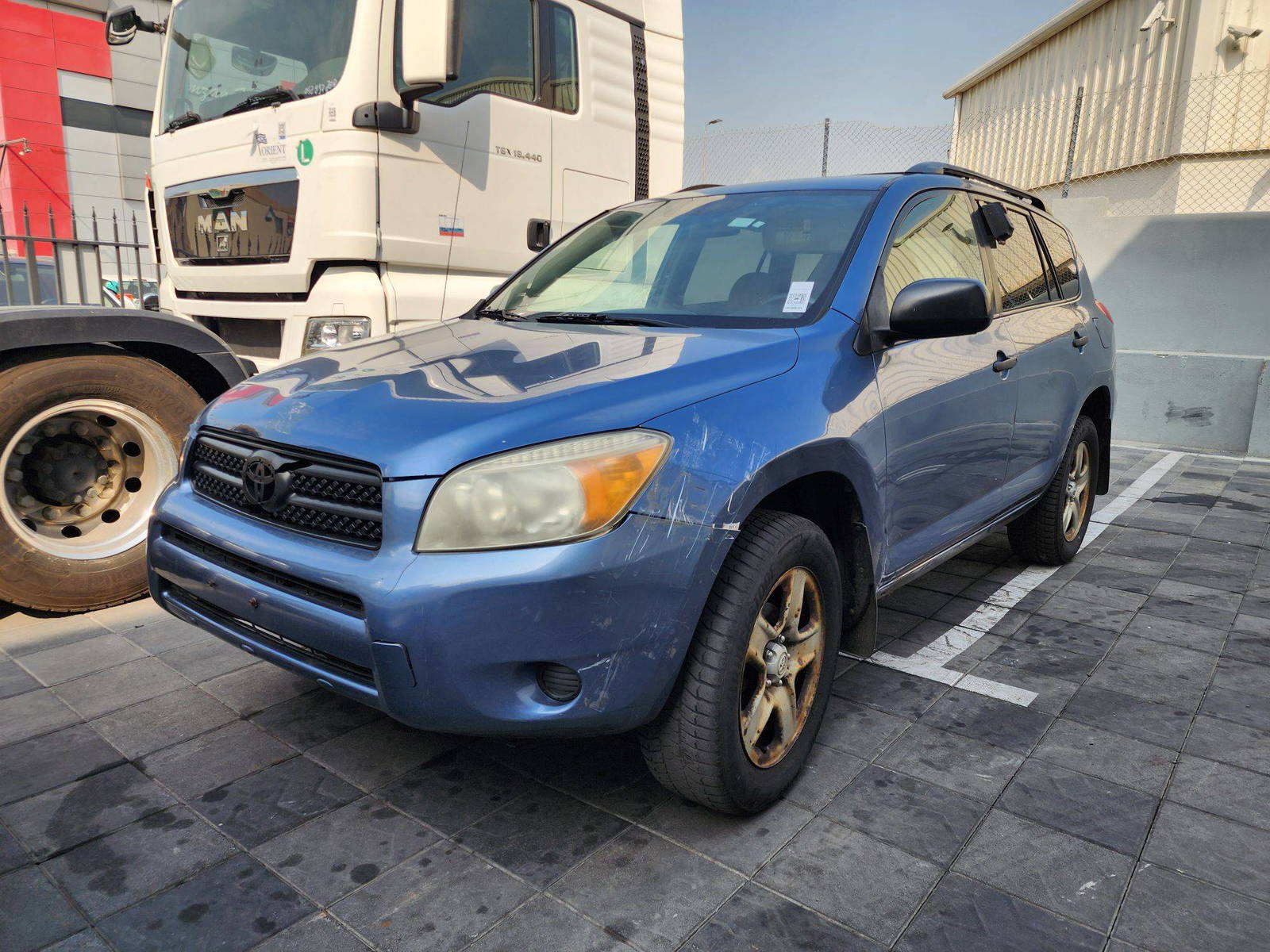 2007 TOYOTA RAV4 — 278196 Miles — Lot 215478 — Souq - Marhaba Auctions Used Cars - Image 5