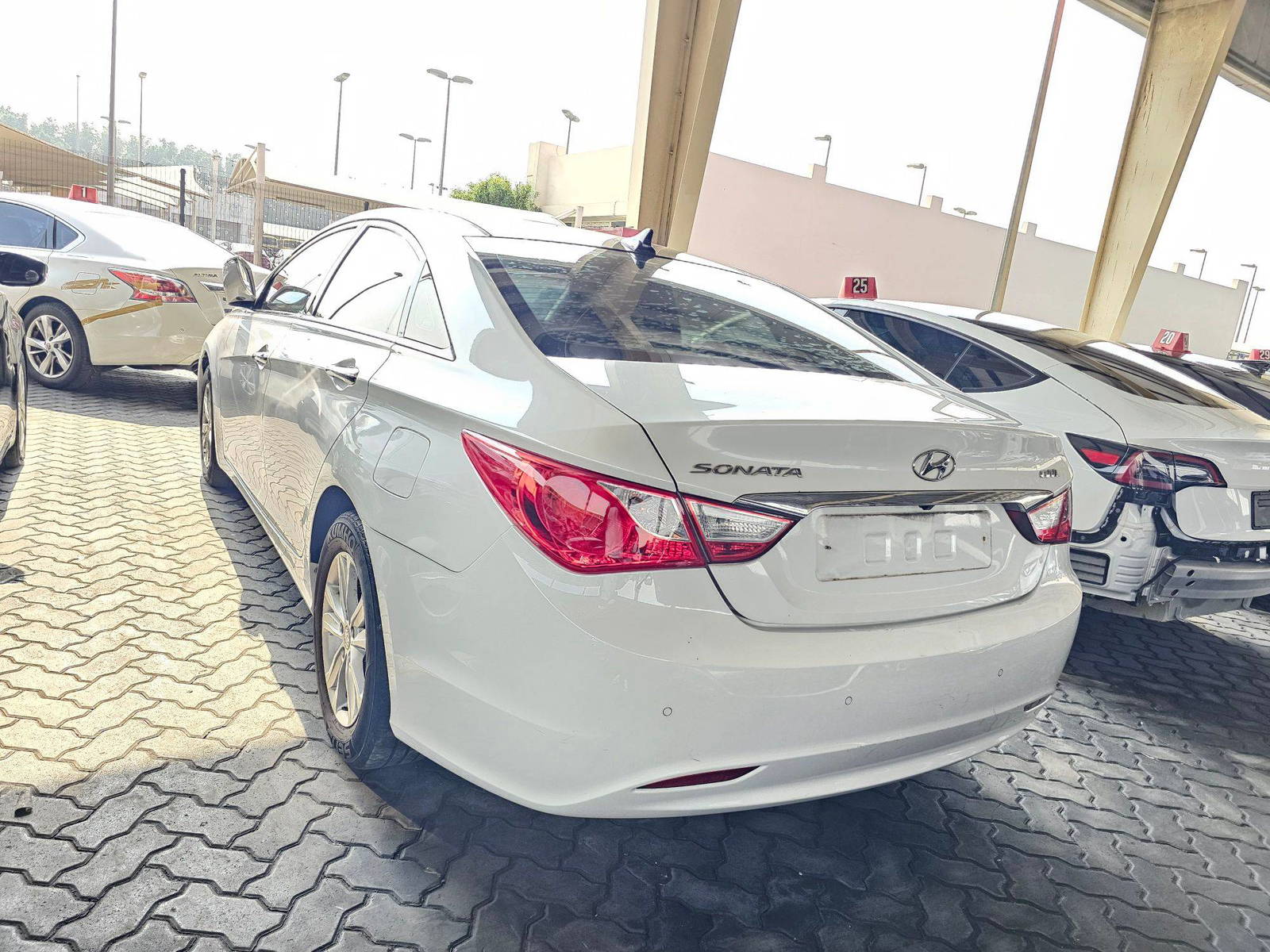 2012 HYUNDAI SONATA — 151078 KM — Lot 458476 — Souq - Marhaba Auctions Used Cars - Image 5