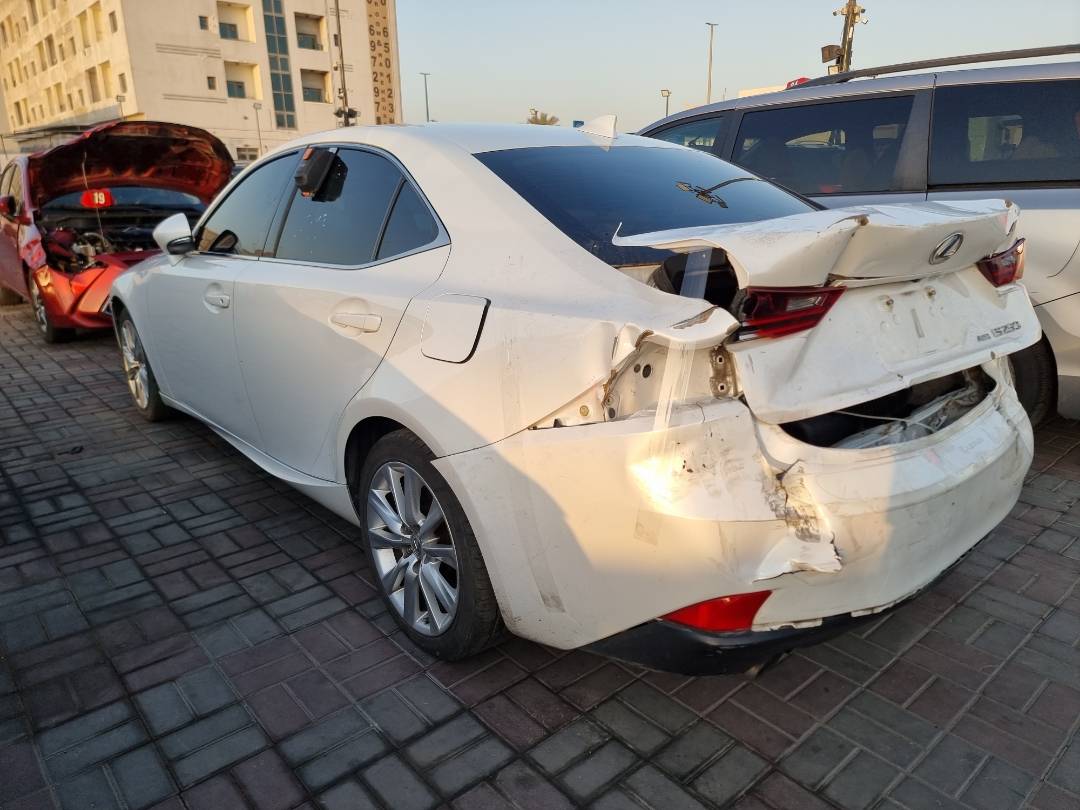 2014 LEXUS IS 250 — 122208 Miles — Lot 125487 — Souq - Marhaba Auctions Used Cars - Image 5