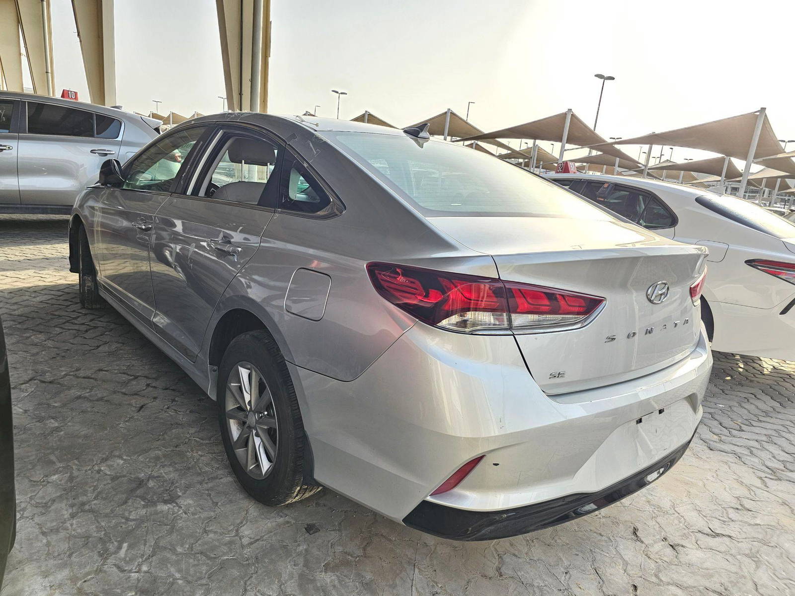 2018 HYUNDAI SONATA — 128560 Miles — Lot 44001315 — Souq - Marhaba Auctions Used Cars - Image 5