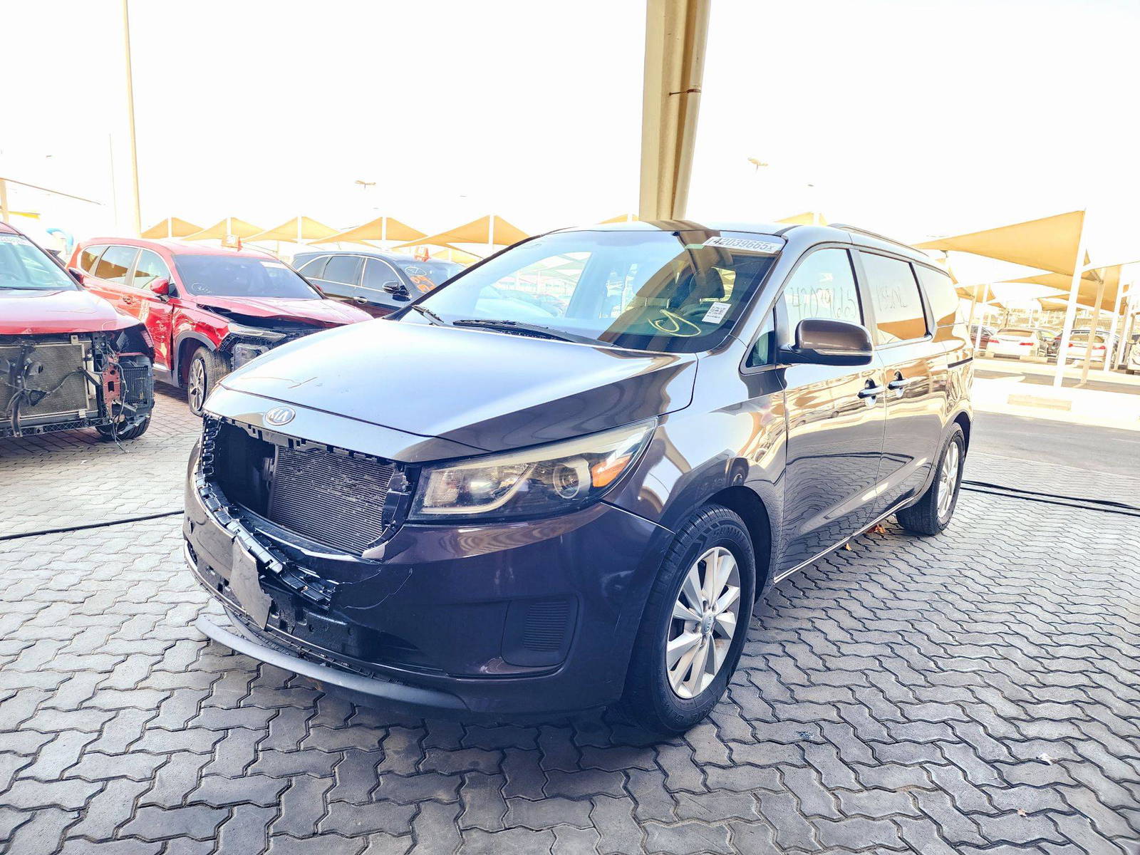 2015 KIA SEDONA — 185015 Miles — Lot 42039665 — Souq - Marhaba Auctions Used Cars - Image 5