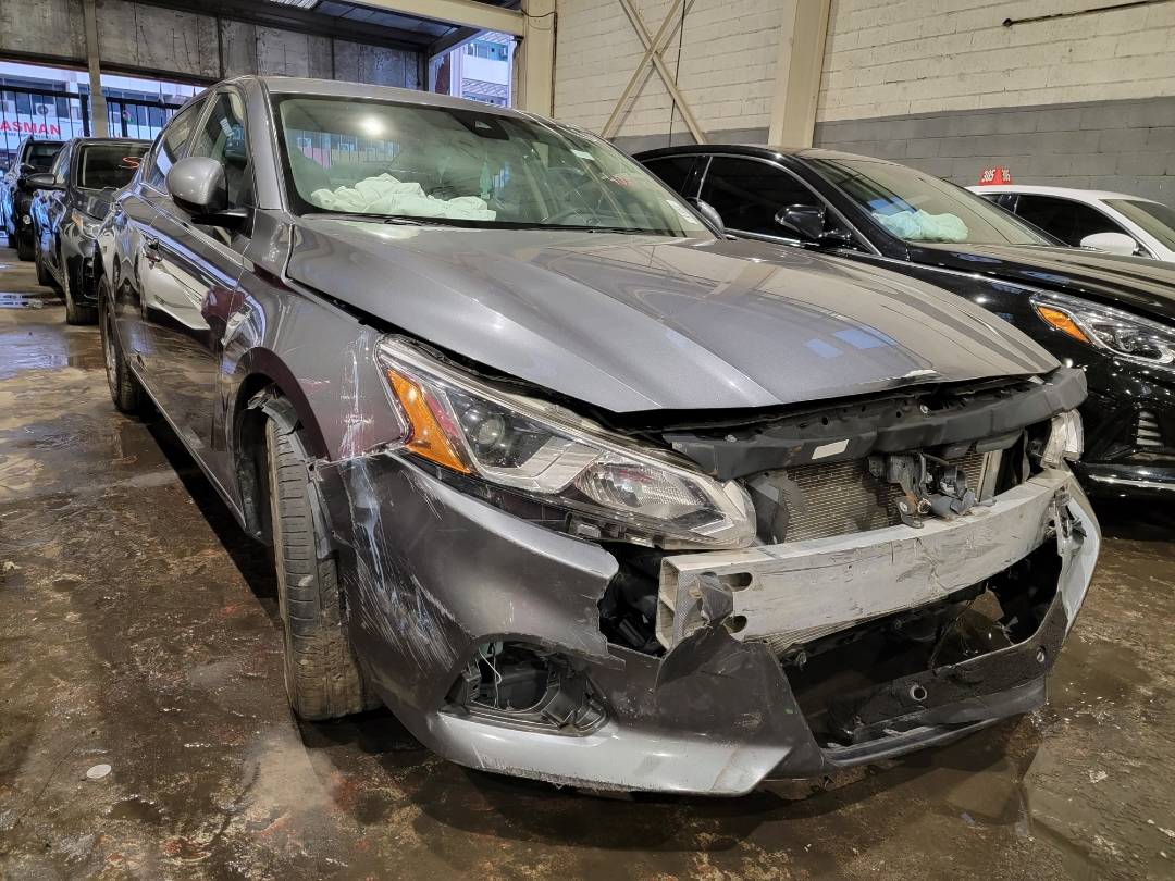 2021 NISSAN ALTIMA — 97445 Miles — Lot 40277040 — Main - Marhaba Auctions Used Cars - Image 4