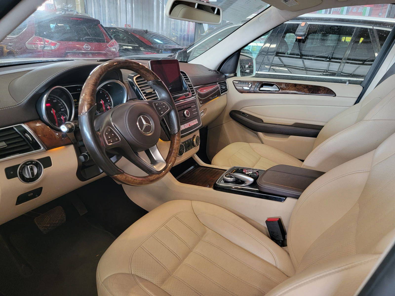 MERCEDES BENZ GLS 450 2017 - Marhaba Auction Used Cars - Image 8