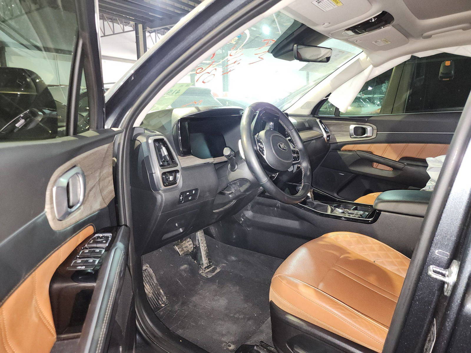 2021 KIA SORENTO — 46807 Miles — Lot 41528635 — Ind. 12 - Marhaba Auctions Used Cars - Image 5