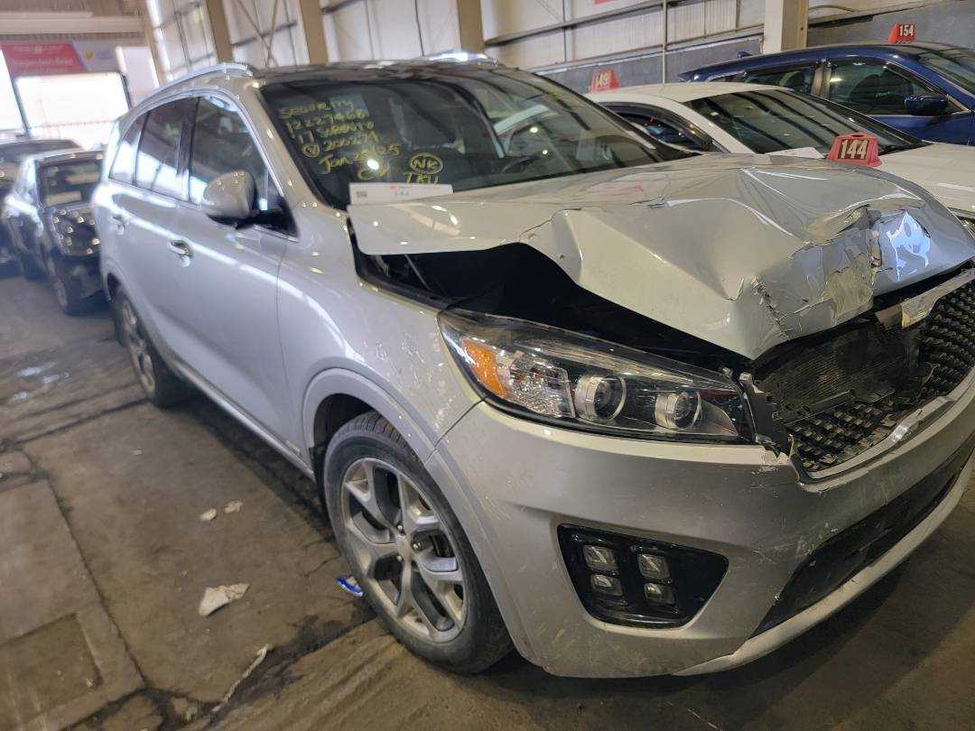 2017 KIA SORENTO — 94382 KM — Lot 12227468 — Main - Marhaba Auctions Used Cars - Image 4