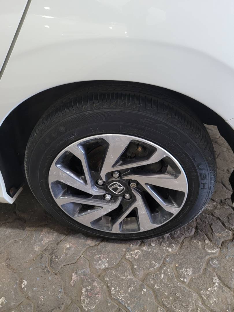 2019 HONDA CIVIC — 90014 KM — Lot KH034610 — Main - Marhaba Auctions Used Cars - Image 9