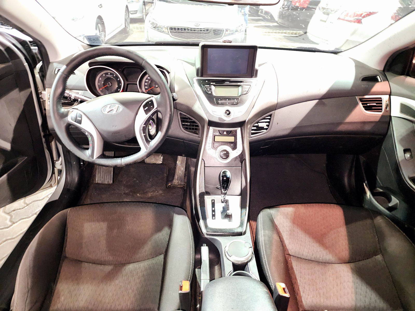 2011 HYUNDAI AVANTE — 125628 KM — Lot 004216 — Souq - Marhaba Auctions Used Cars - Image 7