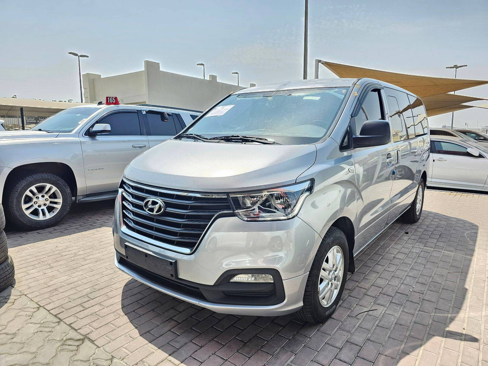 2019 HYUNDAI GRAND STAREX — 306839 KM — Lot 023742 — Souq - Marhaba Auctions Used Cars - Image 5