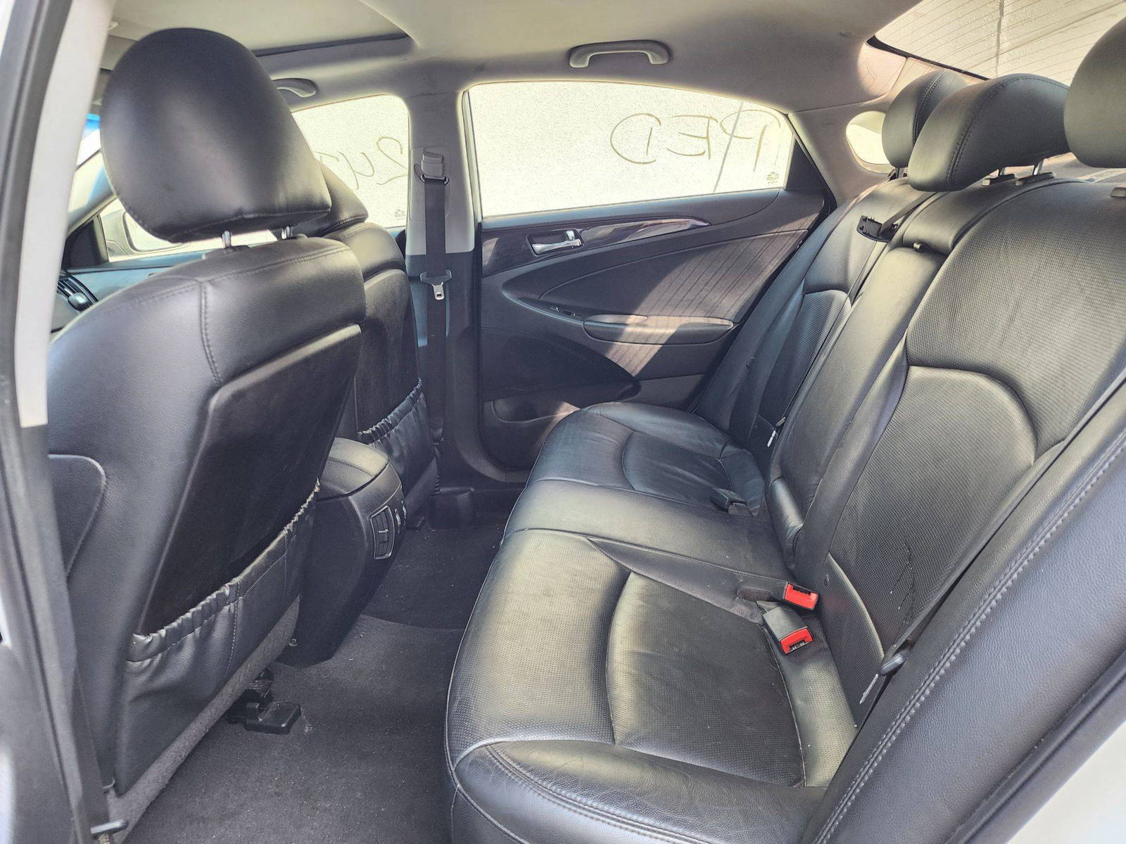 2013 HYUNDAI SONATA — 212339 Miles — Lot 23344 — Al Quoz - Marhaba Auctions Used Cars - Image 7