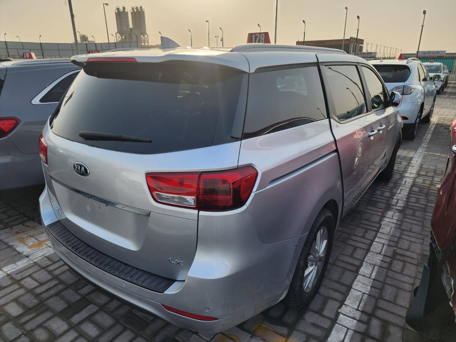 KIA SEDONA 2016 - Marhaba Auction Used Cars - Image 4