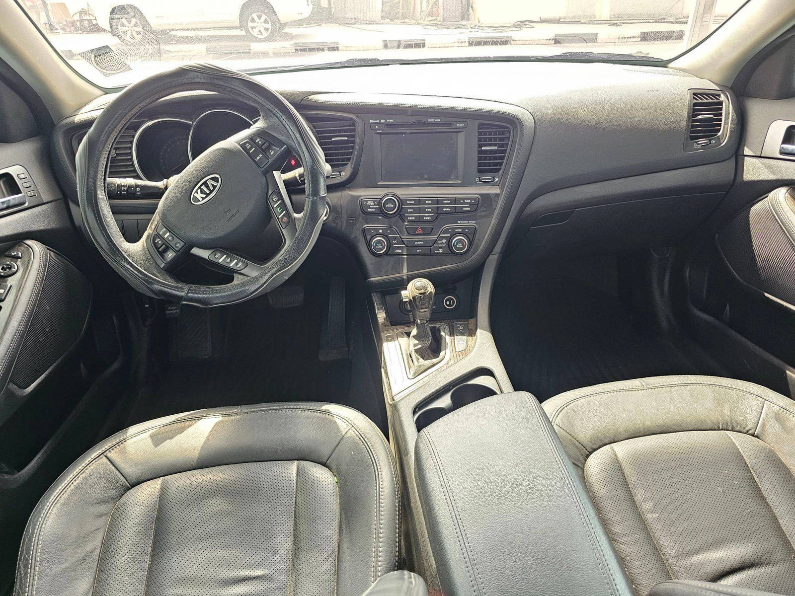 2011 KIA K5 — 153299 KM — Lot 10709 — Souq - Marhaba Auctions Used Cars - Image 7