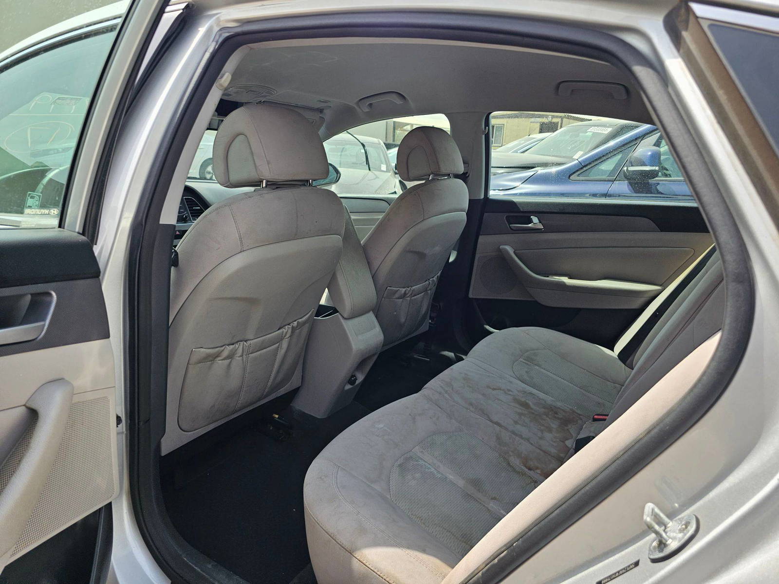 2015 HYUNDAI SONATA — 170760 Miles — Lot FH171999 — Souq - Marhaba Auctions Used Cars - Image 6
