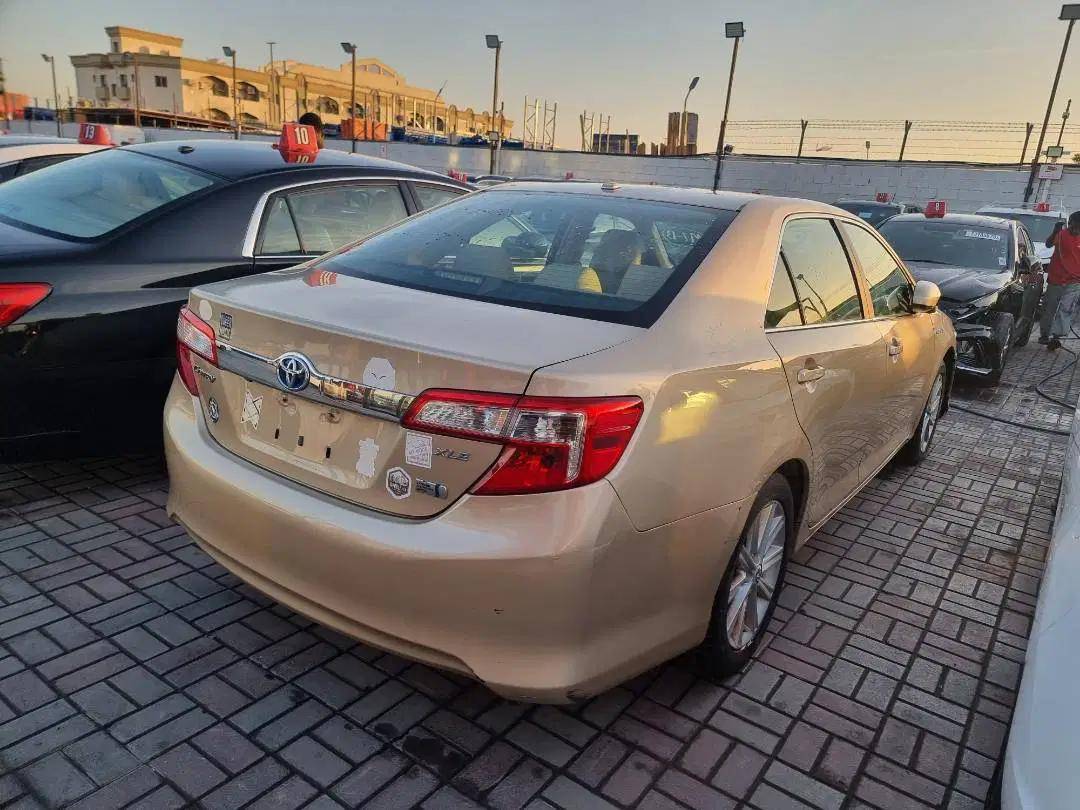 TOYOTA CAMRY