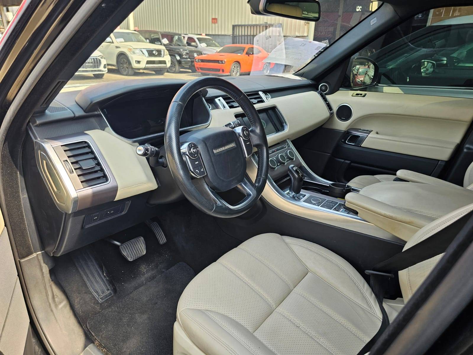 2016 LAND ROVER RANGE ROVER SPORT — 161130 KM — Lot VF5GA642517 — Main - Marhaba Auctions Used Cars - Image 6