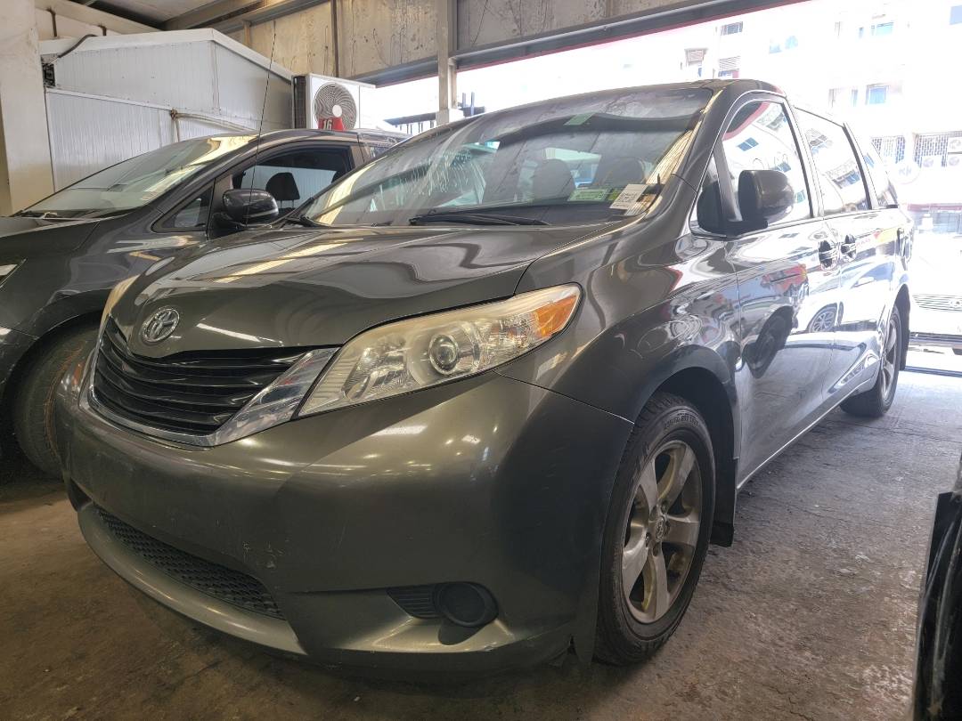 2011 TOYOTA SIENNA — 291089 Miles — Lot 49043154 — Main - Marhaba Auctions Used Cars - Image 5