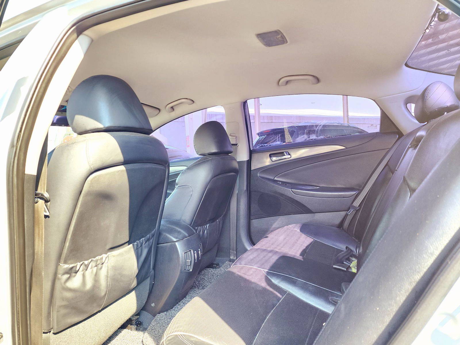 2012 HYUNDAI SONATA — 214451 KM — Lot 039005 — Souq - Marhaba Auctions Used Cars - Image 6