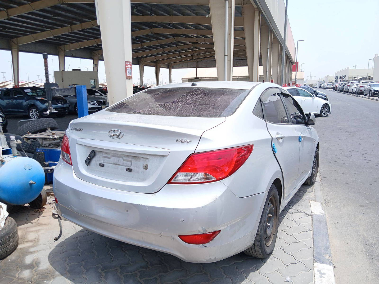 2015 HYUNDAI ACCENT — 242971 KM — Lot 862814 — Souq - Marhaba Auctions Used Cars - Image 4
