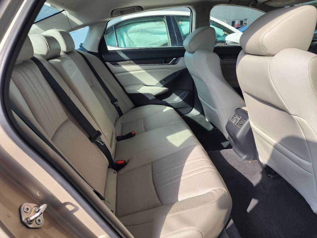2018 HONDA ACCORD — 130832 Miles — Lot 38924679 — Main - Marhaba Auctions Used Cars - Image 6