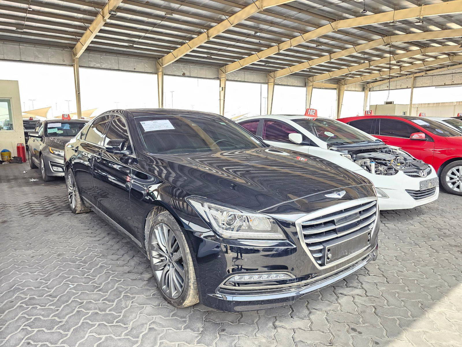 2016 HYUNDAI GENESIS — 271292 KM — Lot 160366 — Souq - Marhaba Auctions Used Cars - Image 4