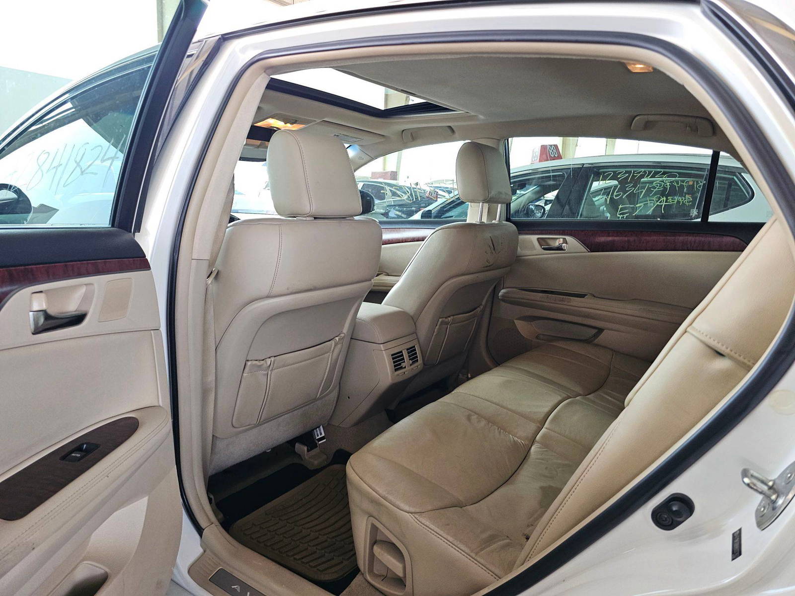 2011 TOYOTA AVALON — 191895 Miles — Lot B9BU377627 — Souq - Marhaba Auctions Used Cars - Image 6