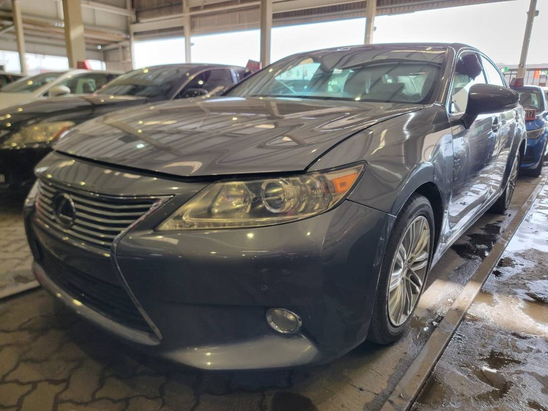 2013 LEXUS ES 350 — 132967 Miles — Lot D2037087 — Souq - Marhaba Auctions Used Cars - Image 5