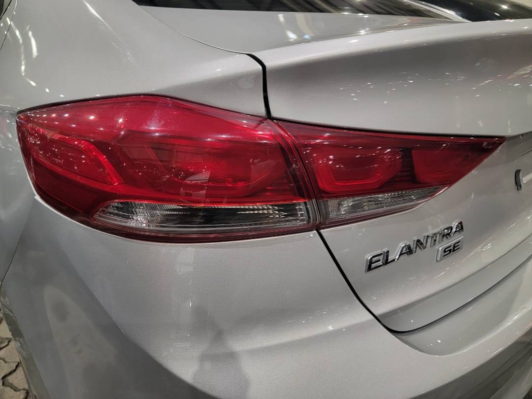 2018 HYUNDAI ELANTRA — 93211 KM — Lot 74071003 - Marhaba Auctions Used Cars - Image 9