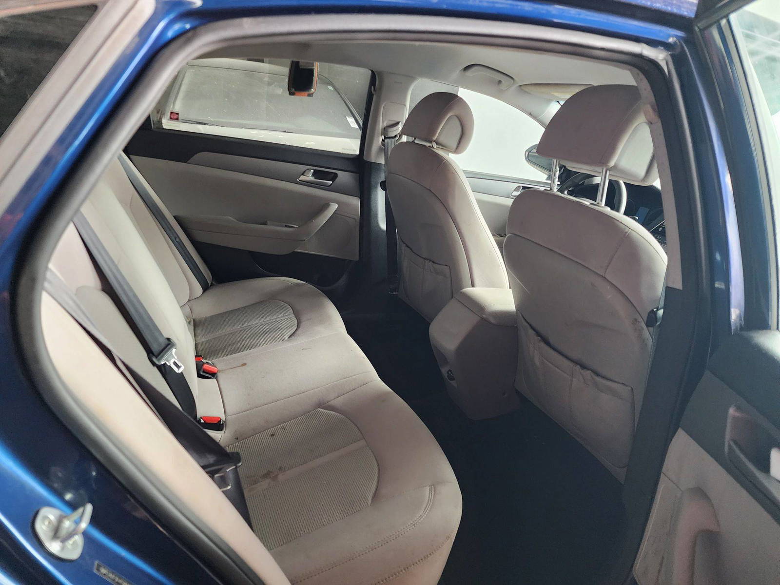 2015 HYUNDAI SONATA — 133231 Miles — Lot 335357 — Al Quoz - Marhaba Auctions Used Cars - Image 7