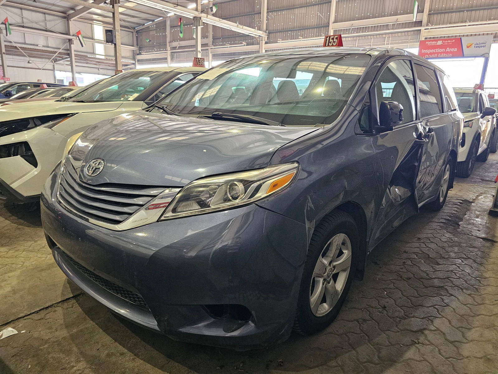 Toyota Sienna 2015 view 2
