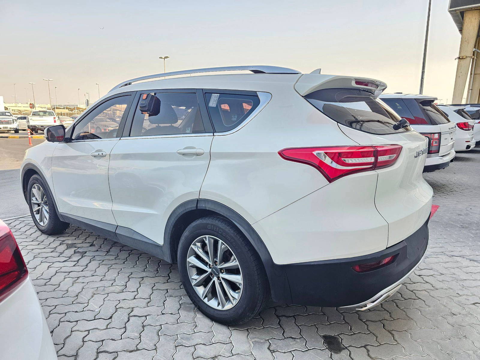 2018 JETOUR X70 — 66927 KM — Lot 3JF045465 — Souq - Marhaba Auctions Used Cars - Image 3