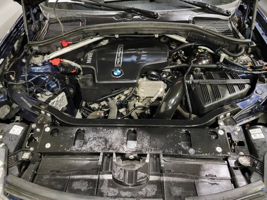 2018 BMW X 4 — 142833 KM — Lot Y65894 - Marhaba Auctions Used Cars - Image 11