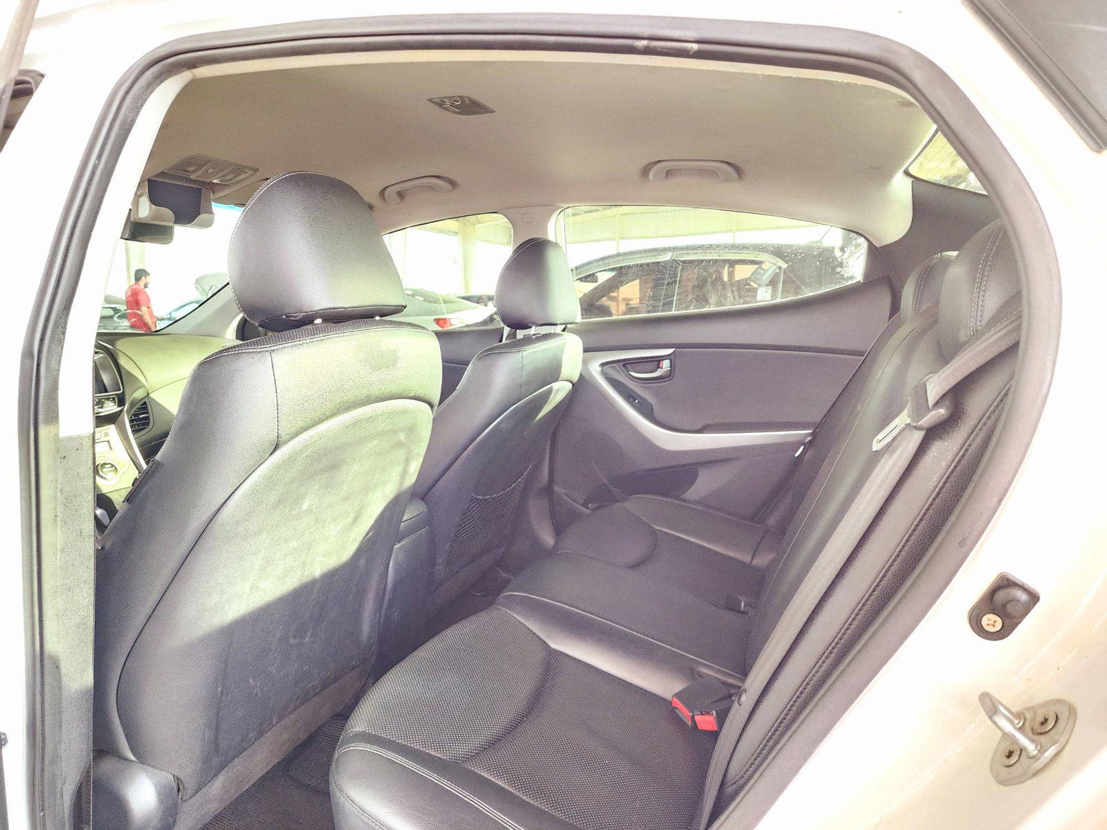 2013 HYUNDAI AVANTE — 202293 KM — Lot 671778 — Souq - Marhaba Auctions Used Cars - Image 6