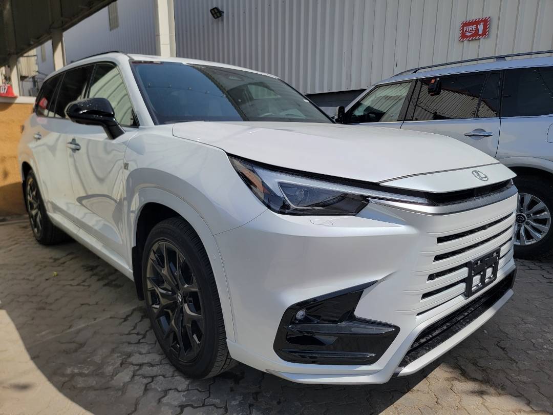 2024 LEXUS TX 500h — 330 KM — Lot S000842 - Marhaba Auctions Used Cars - Image 8