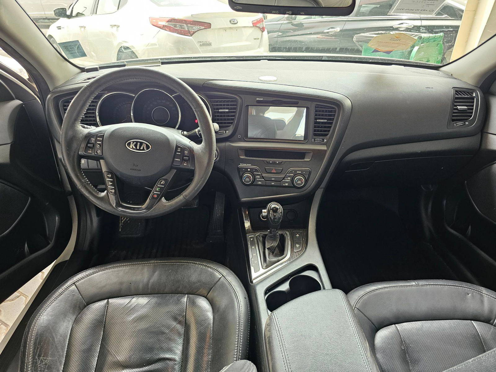 2011 KIA K5 — 185261 KM — Lot 038365 — Souq - Marhaba Auctions Used Cars - Image 7