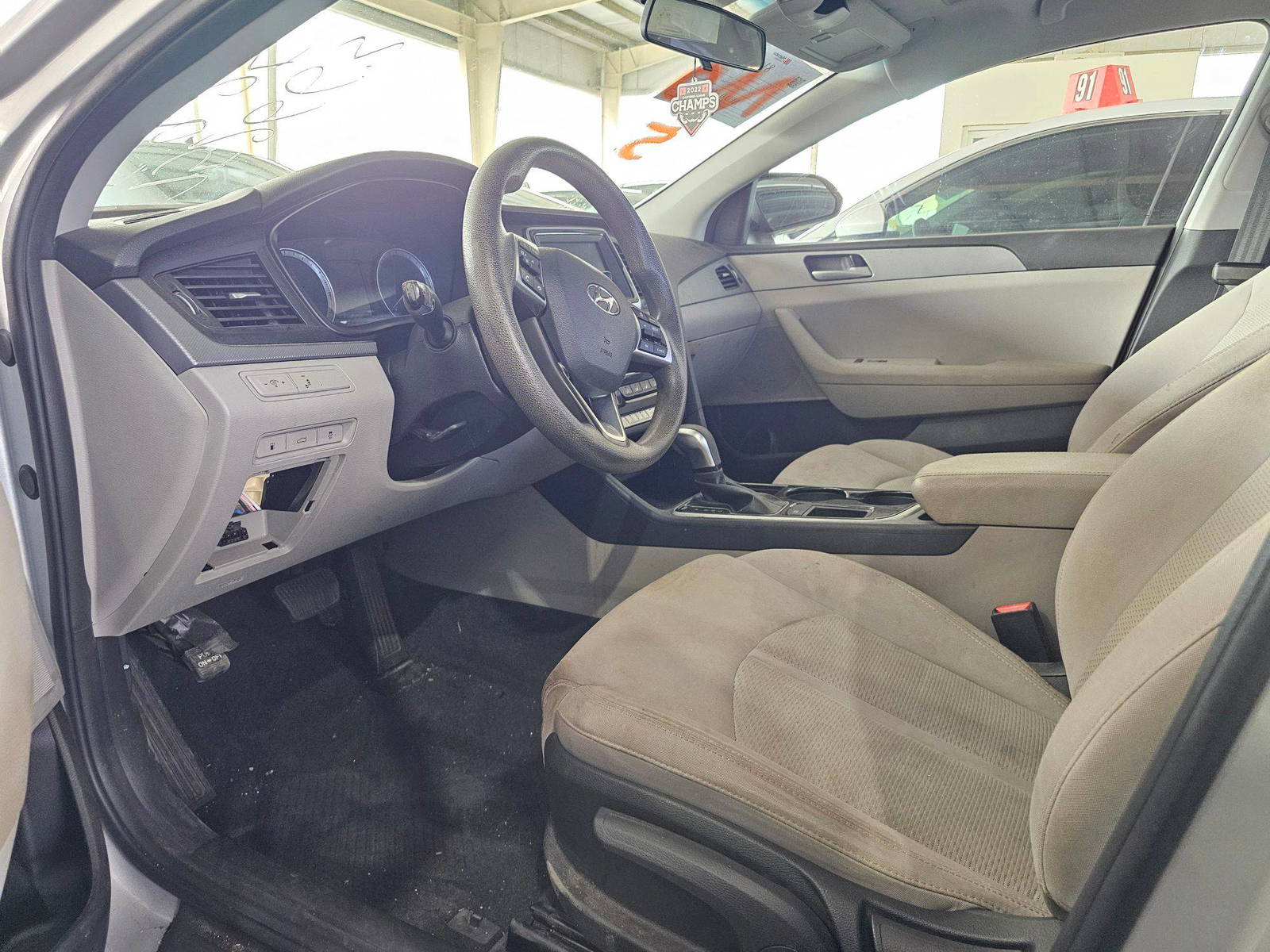 2019 HYUNDAI SONATA — 89299 Miles — Lot 3KH752663 — Souq - Marhaba Auctions Used Cars - Image 8