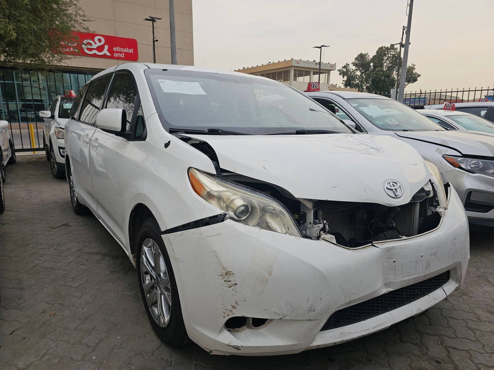 2011 TOYOTA SIENNA — 177886 Miles — Lot BS013650 — Main - Marhaba Auctions Used Cars - Image 4