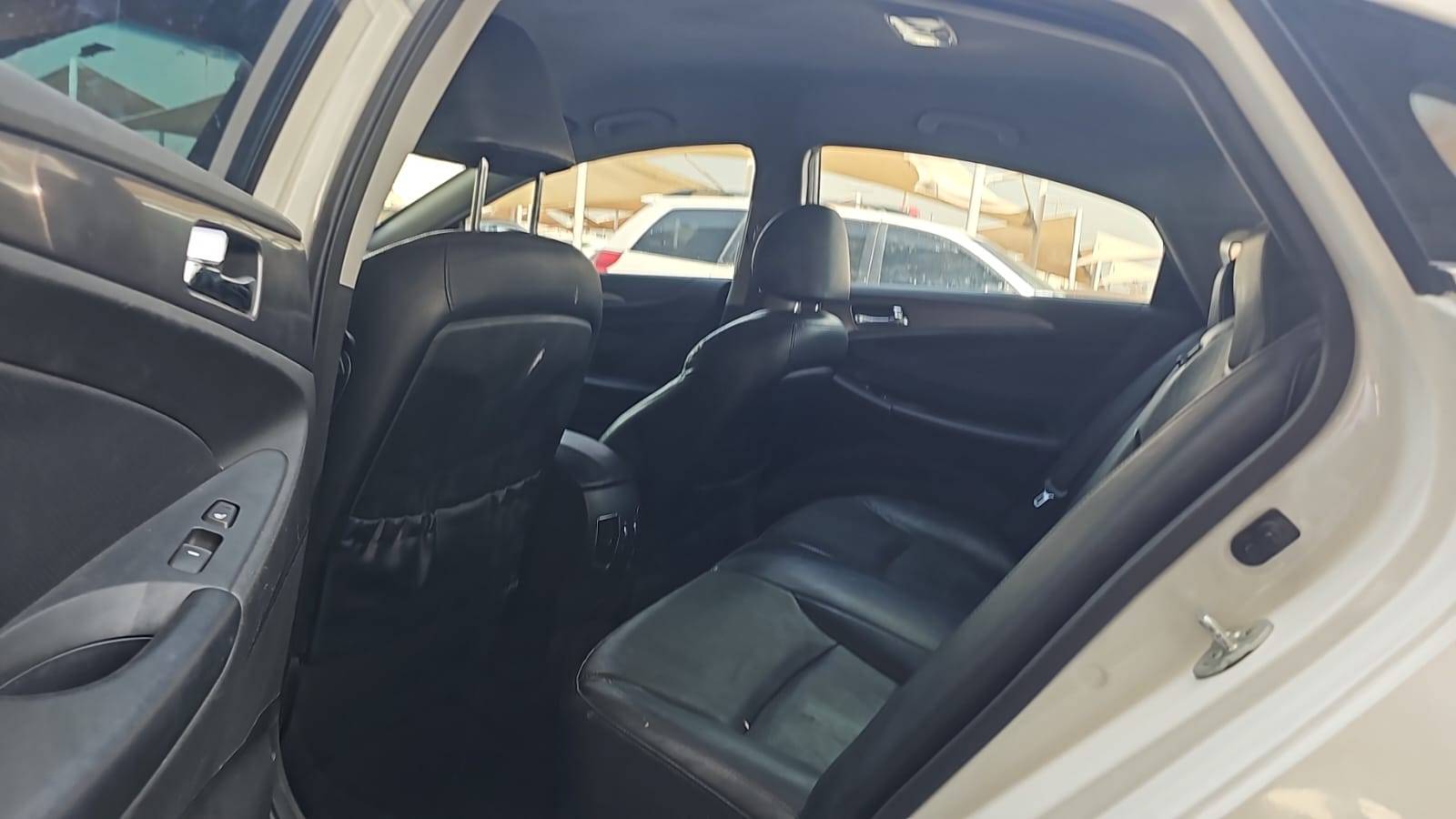 2012 HYUNDAI SONATA — 210683 KM — Lot CA039989 — Souq - Marhaba Auctions Used Cars - Image 8