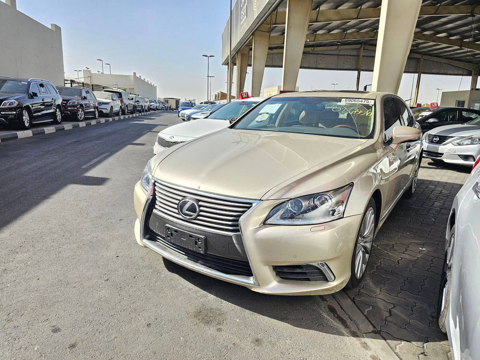 2016 LEXUS LS 460 — 122021 Miles — Lot 69065475 — Souq - Marhaba Auctions Used Cars - Image 4