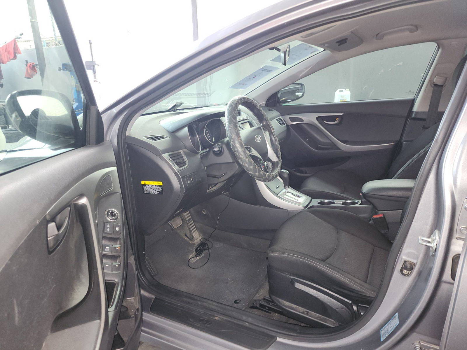 2012 HYUNDAI AVANTE — 131831 KM — Lot 287191 — Al Quoz - Marhaba Auctions Used Cars - Image 9
