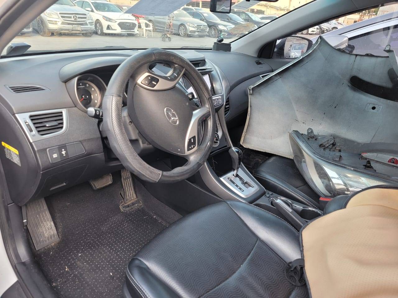 2011 HYUNDAI AVANTE — 129737 KM — Lot BU140803 — Main - Marhaba Auctions Used Cars - Image 8