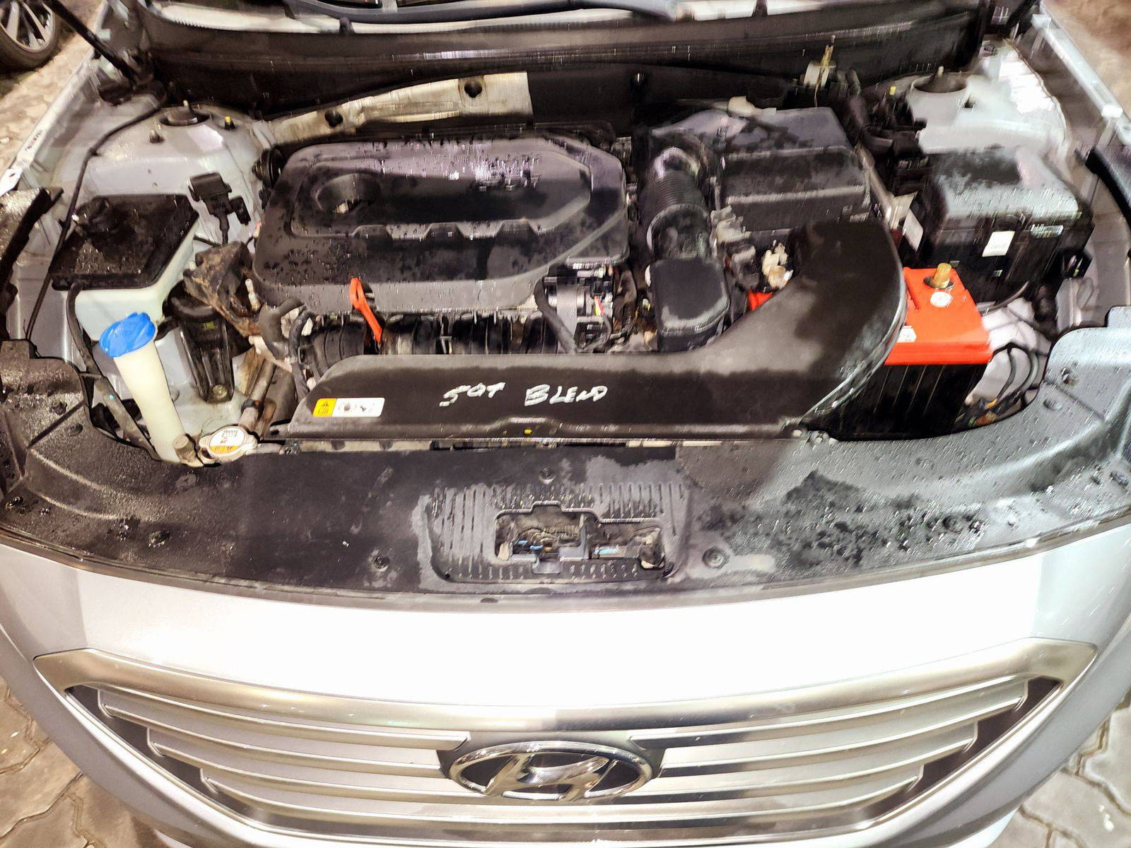2015 HYUNDAI SONATA — 177601 Miles — Lot H156978 — Souq - Marhaba Auctions Used Cars - Image 11