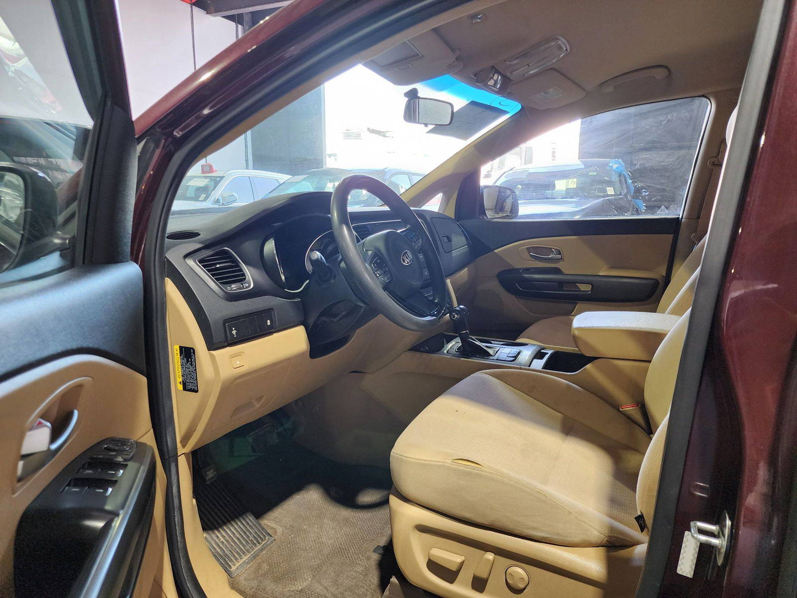 2016 KIA SEDONA — 178606 Miles — Lot 159789 — Al Quoz - Marhaba Auctions Used Cars - Image 10