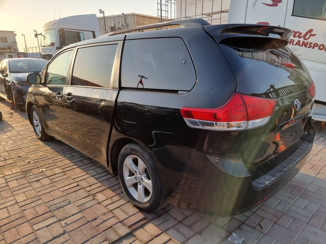 2011 TOYOTA SIENNA — 199264 Miles — Lot 214578 — Ind. 12 - Marhaba Auctions Used Cars - Image 5