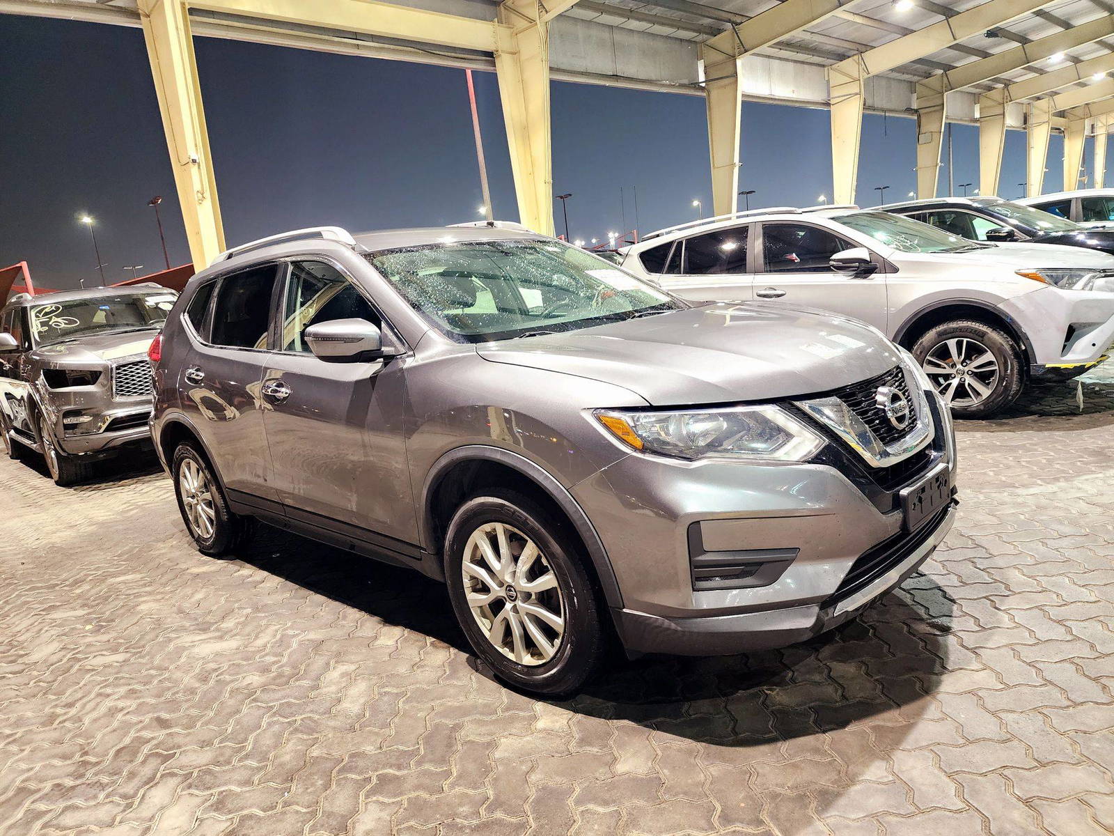 2017 NISSAN ROGUE — 135930 Miles — Lot MV8HP543371 — Souq - Marhaba Auctions Used Cars - Image 4