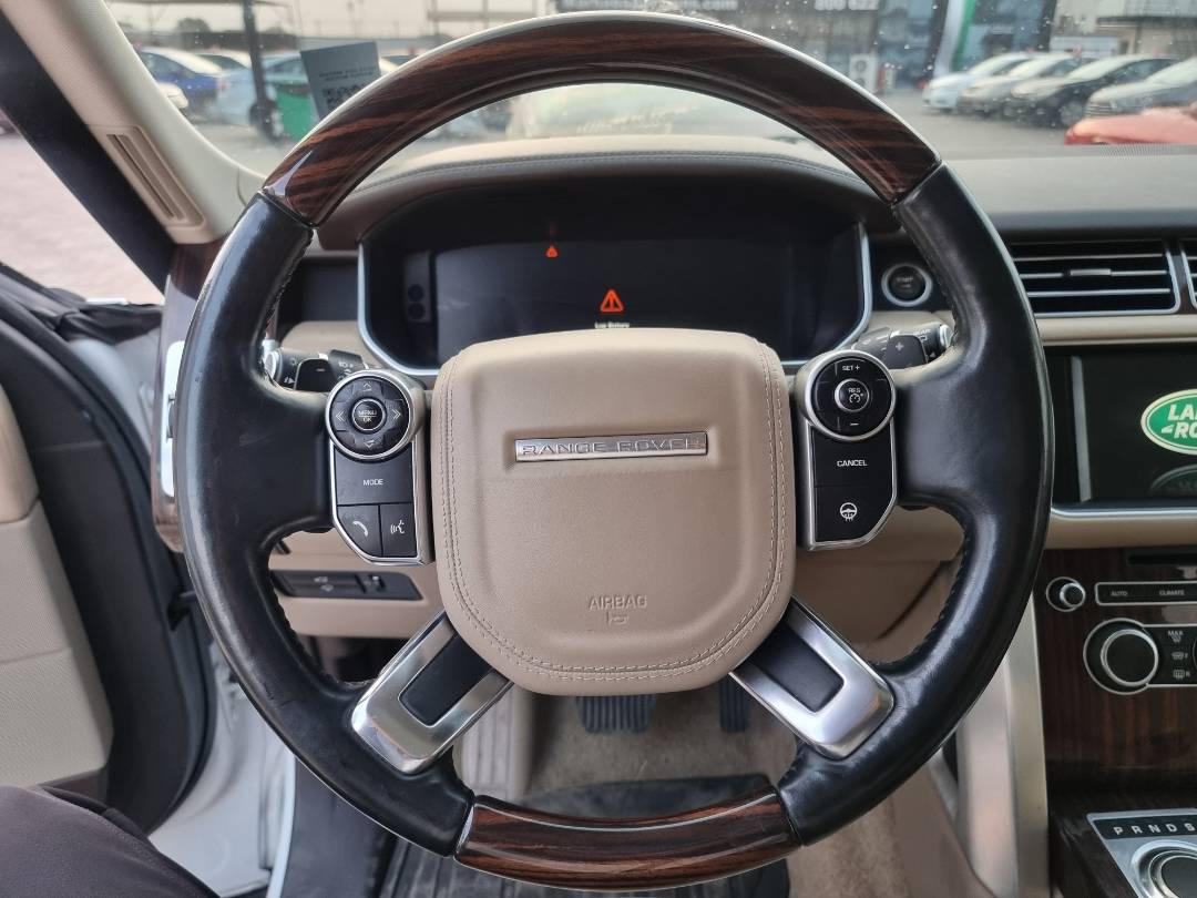 2014 LAND ROVER RANGE ROVER — 297913 KM — Lot EA193835 — Main - Marhaba Auctions Used Cars - Image 9