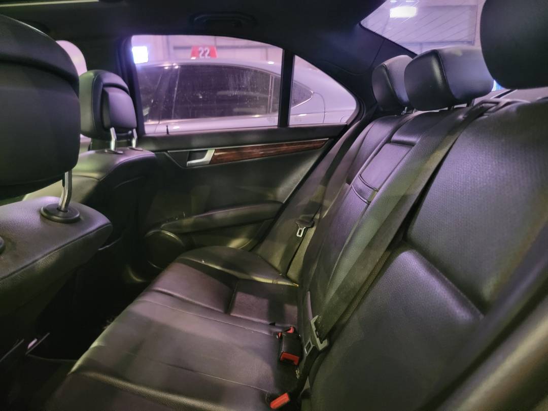 2012 MERCEDES BENZ C300 — 113633 Miles — Lot 38987801 — Souq - Marhaba Auctions Used Cars - Image 8