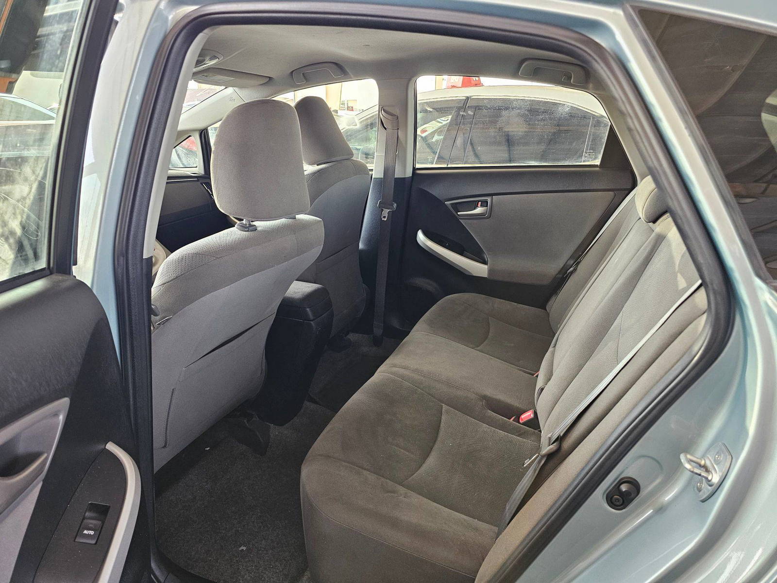2013 TOYOTA PRIUS — 134815 Miles — Lot 7D1707234 — Souq - Marhaba Auctions Used Cars - Image 7
