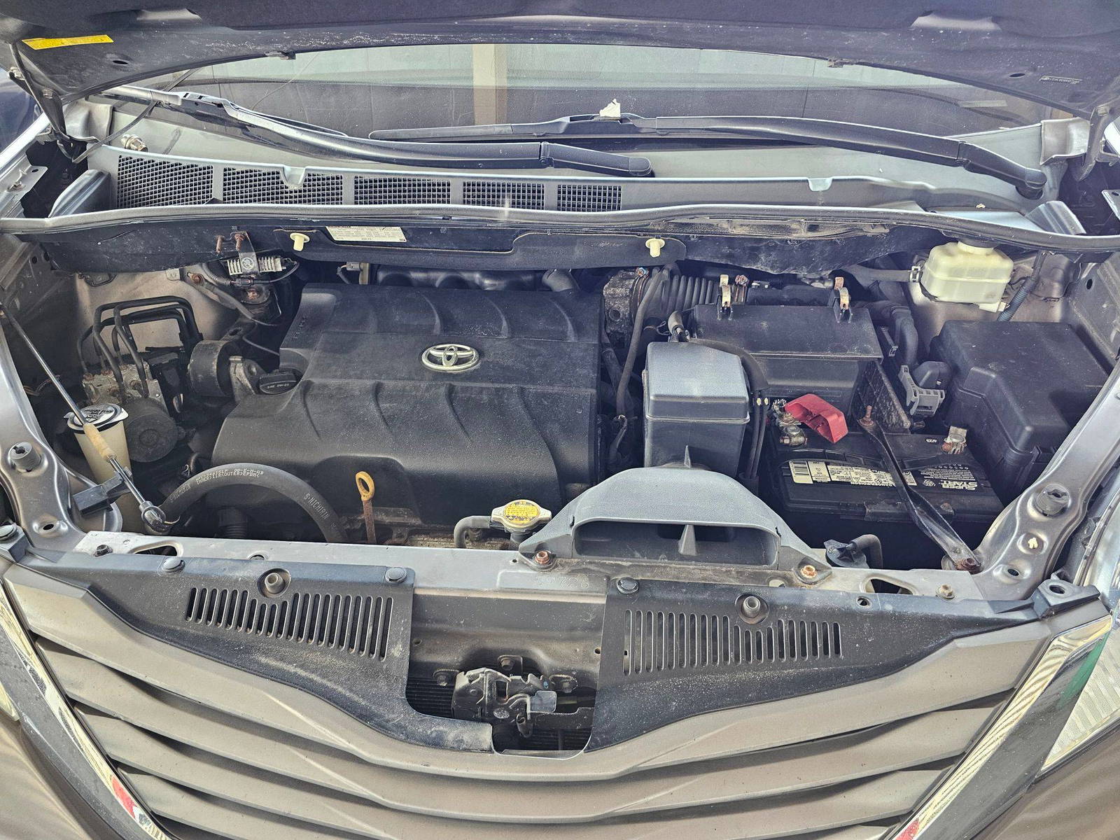 TOYOTA SIENNA 2011 - Marhaba Auction Used Cars - Image 13
