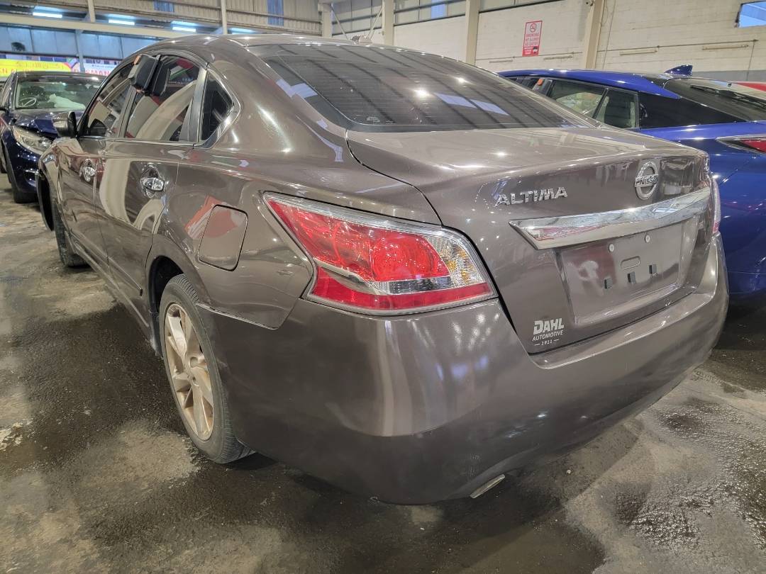 2015 NISSAN ALTIMA — 191504 Miles — Lot 38102318 - Marhaba Auctions Used Cars - Image 3