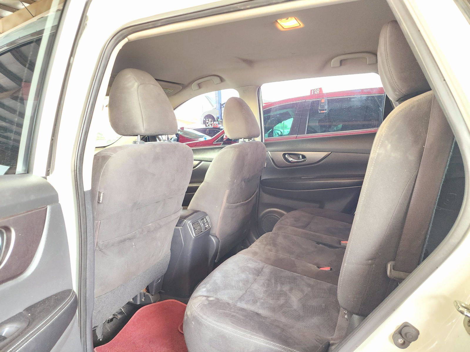 2015 NISSAN ROGUE — 480386 KM — Lot FP581275 — Souq - Marhaba Auctions Used Cars - Image 6